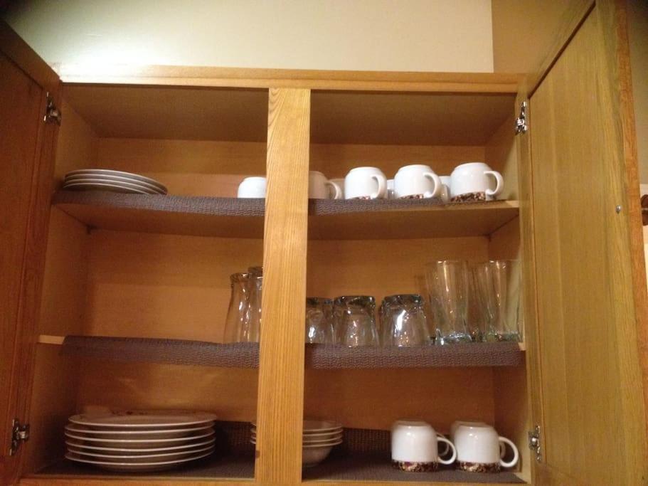 Apartment Cozy 3bdr 2bth 1st Floor Unit *