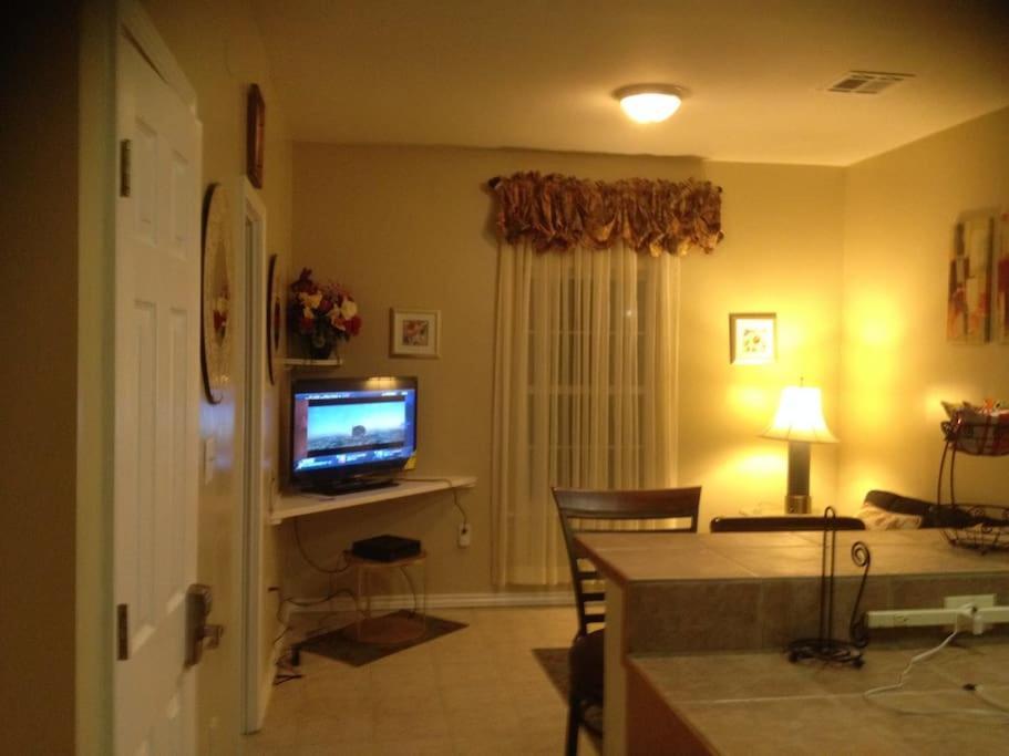 Cozy 3bdr 2bth 1st Floor Unit New Orleans