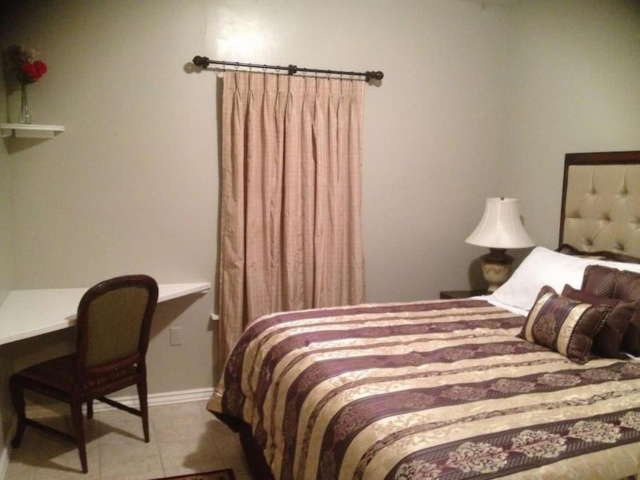 Cozy 3bdr 2bth 1st Floor Unit Apartment *