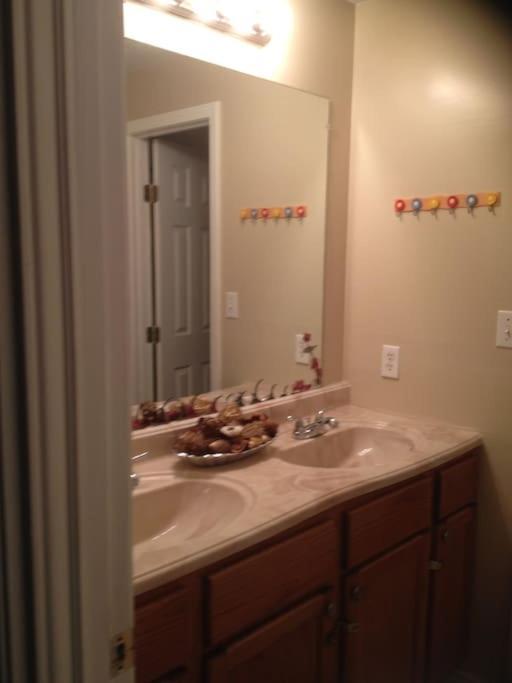 Cozy 3bdr 2bth 1st Floor Unit Apartment
