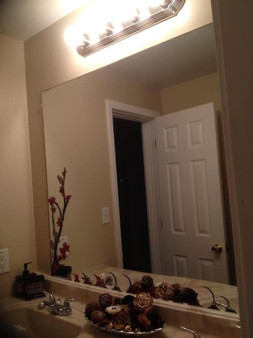 Cozy 3bdr 2bth 1st Floor Unit Apartment