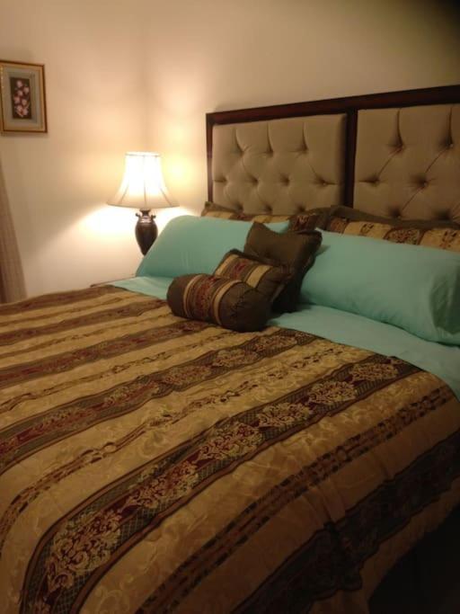 Cozy 3bdr 2bth 1st Floor Unit *