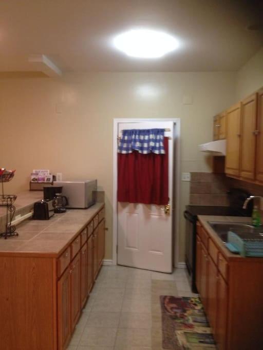 Apartment Cozy 3bdr 2bth 1st Floor Unit *