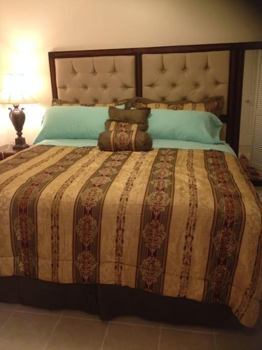 Cozy 3bdr 2bth 1st Floor Unit *