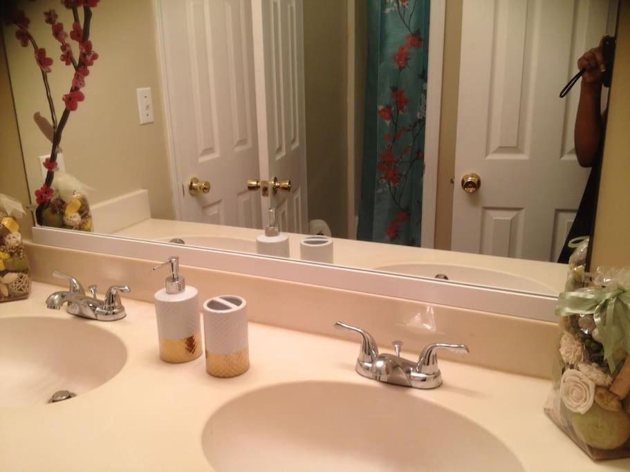 Apartment Cozy 3bdr 2bth 1st Floor Unit *