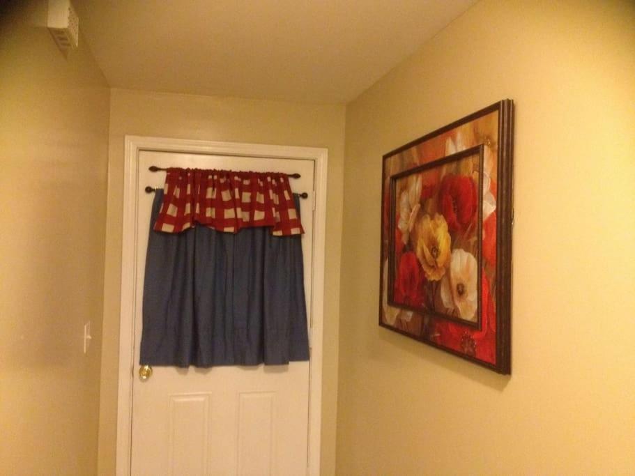 Cozy 3bdr 2bth 1st Floor Unit *