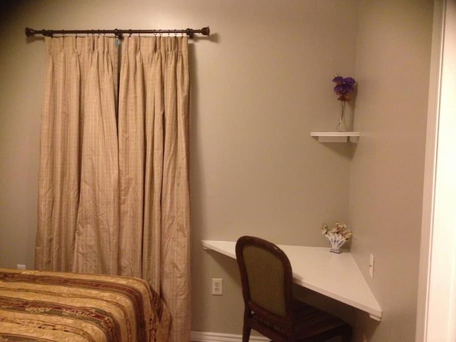 Cozy 3bdr 2bth 1st Floor Unit Apartment *