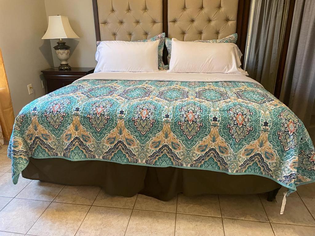 Cozy 3bdr 2bth 1st Floor Unit Apartment *